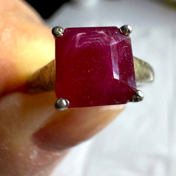 Red Ruby Sterling Silver Ring Size 7 Classic Timeless Design - Picture 2 of 5
